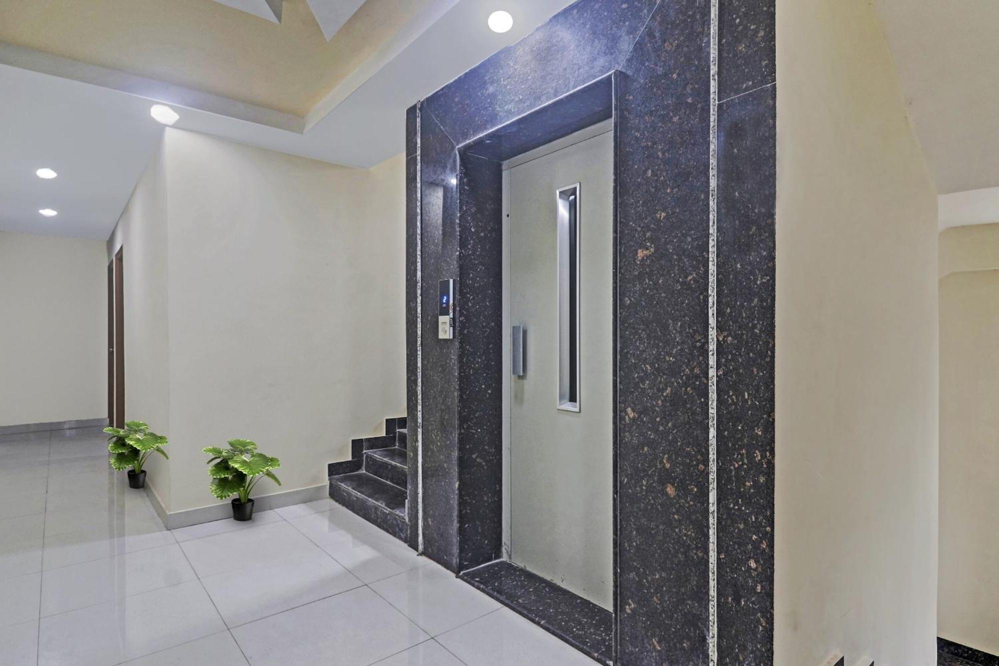 Super Hotel O Qualia Pride Financial District Gachibowli Eksteriør billede